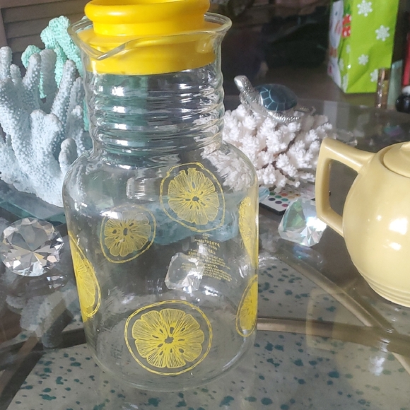 Pyrex - Picture 1 of 4